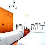 Vacacionales Piscina Y Jardin Privado Dom wakacyjny Conil De La Frontera